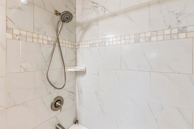 140 Uwapo Rd Unit 18-203, Kihei, HI 96753 - full bathroom featuring bathtub / shower combination