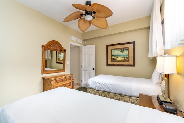 bedroom with ceiling fan