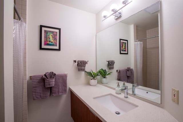 bathroom featuring large vanity