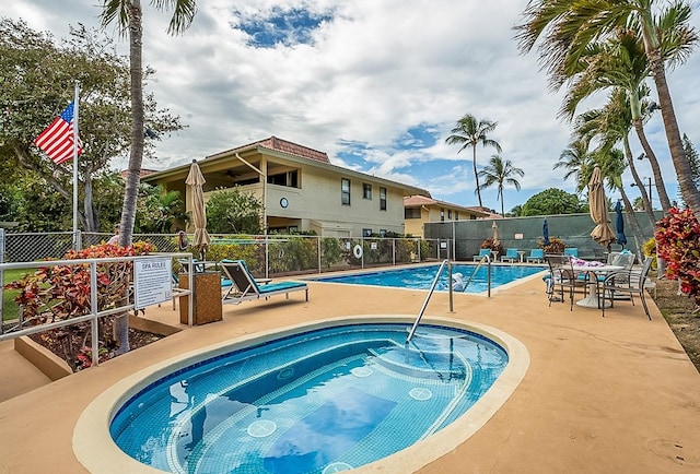 view of swimming pool featuring a patio