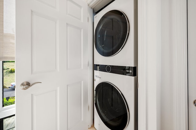 500 Bay Dr Unit 28B2, Lahaina, HI 96761 - laundry area with stacked washing machine and dryer