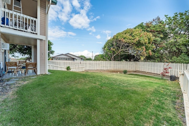 view of yard featuring a patio