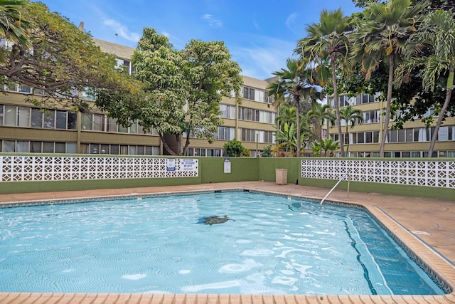 111 Kahului Beach Rd Unit D402, Kahului, HI 96732 - view of community pool