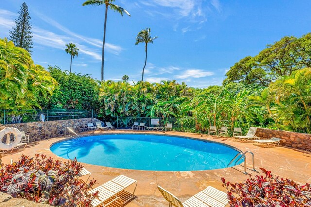 150 Puukolii Rd Unit 18, Lahaina, HI 96761 - community pool with a patio
