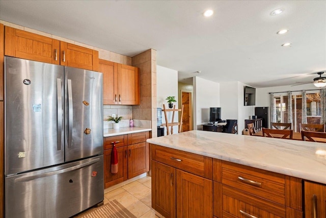 980 Kuhio Pl, Wailuku, HI 96793 - kitchen featuring freestanding refrigerator, backsplash, a ceiling fan, open floor plan, and recessed lighting