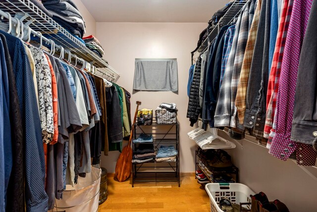 50 Uakoko Pl, Haiku, HI 96708 - walk in closet with wood finished floors