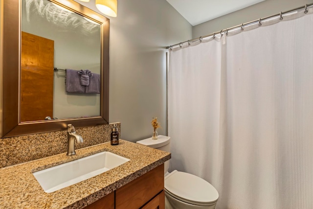 50 Uakoko Pl, Haiku, HI 96708 - bathroom with vanity, toilet, and curtained shower