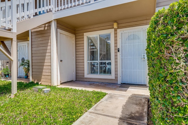 480 Kenolio Rd Unit 22-105, Kihei, HI 96753 - entrance to property with a balcony
