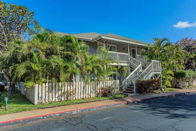 view of front of house with a porch