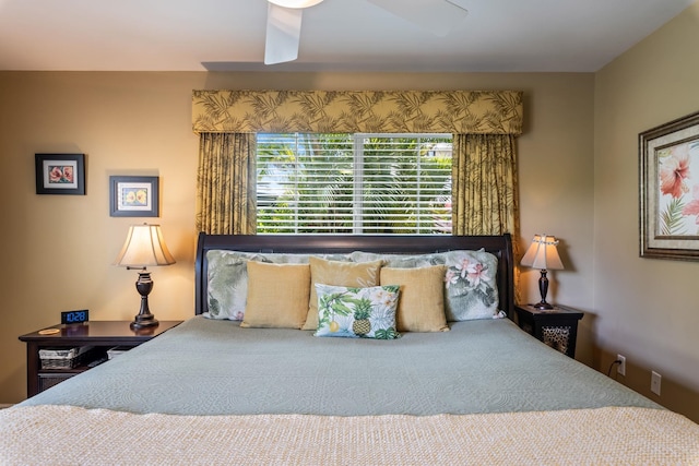 bedroom with ceiling fan
