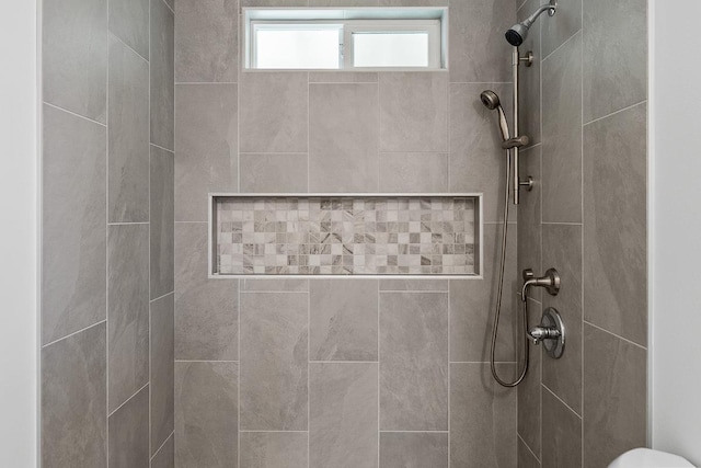 495 Kaiolohia St, Kihei, HI 96753 - bathroom with toilet and tiled shower