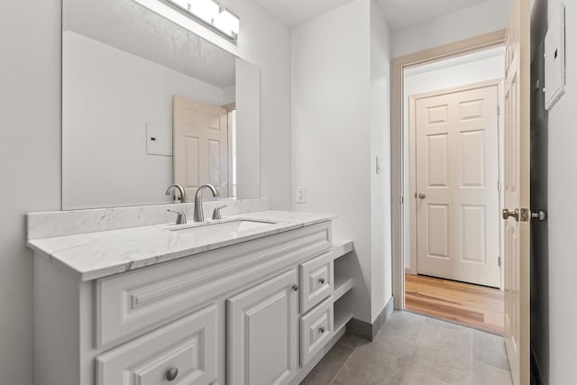 495 Kaiolohia St, Kihei, HI 96753 - bathroom with baseboards and vanity