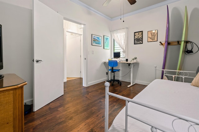 4435 Lower Honoapiilani Rd Unit 152, Lahaina, HI 96761 - bedroom with ornamental molding, wood finished floors, a desk, baseboards, and ceiling fan