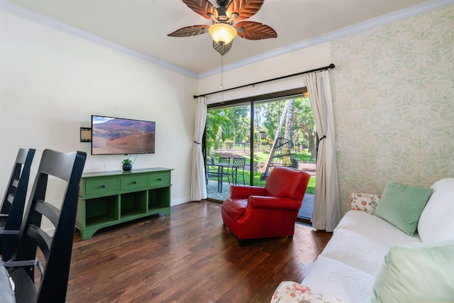 4435 Lower Honoapiilani Rd Unit 152, Lahaina, HI 96761 - living room with wallpapered walls, crown molding, wood finished floors, a ceiling fan, and baseboards