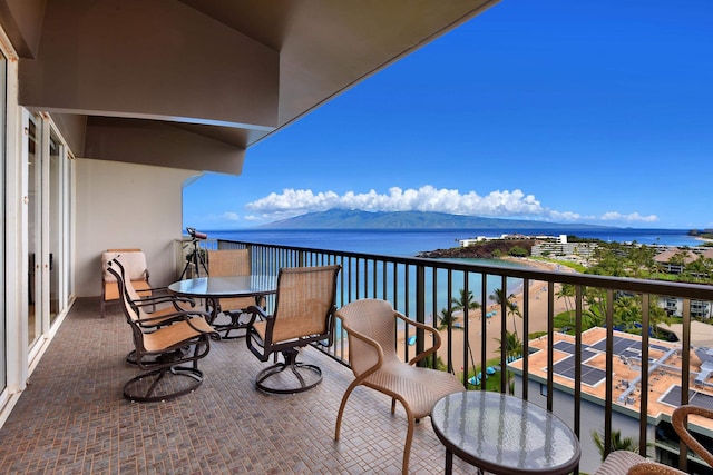 Listing photo 2 for 2481 Kaanapali Pkwy Unit 1208, Lahaina HI 96761