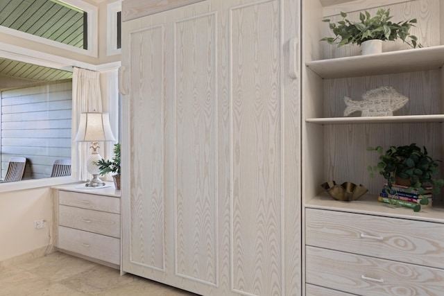 100 Ridge Rd Unit 723, Lahaina, HI 96761 - view of closet