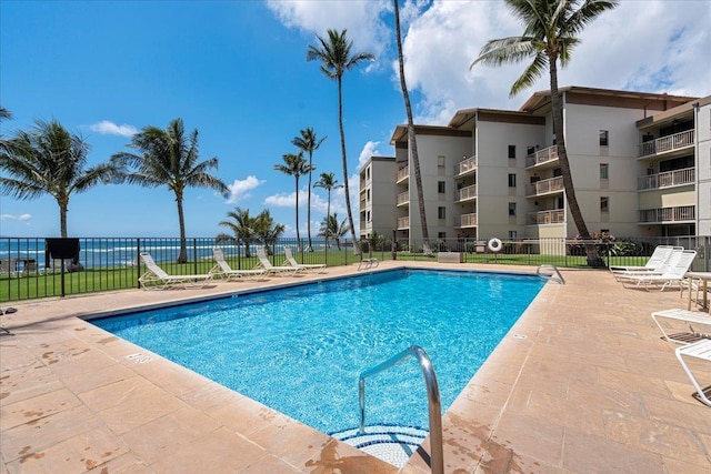 70 Hauoli St Unit 217, Wailuku, HI 96793 - community pool featuring fence and a patio