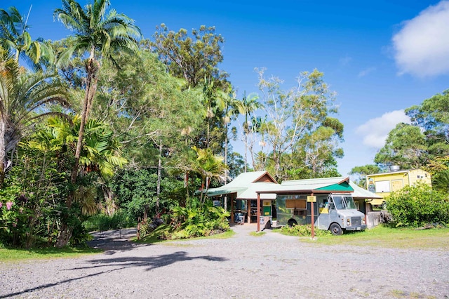 view of front of property