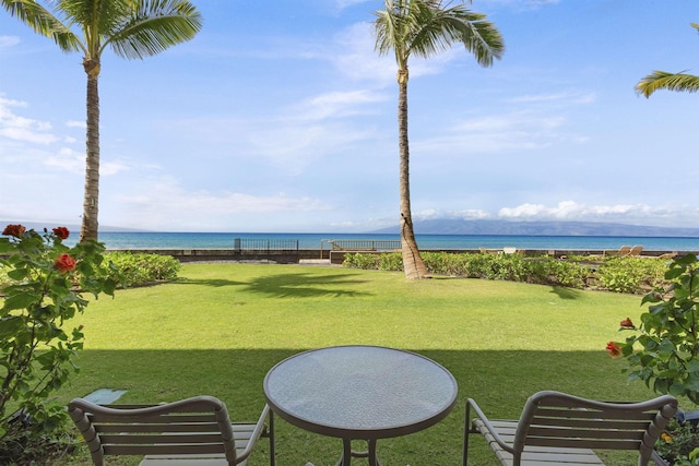 view of yard featuring a water view