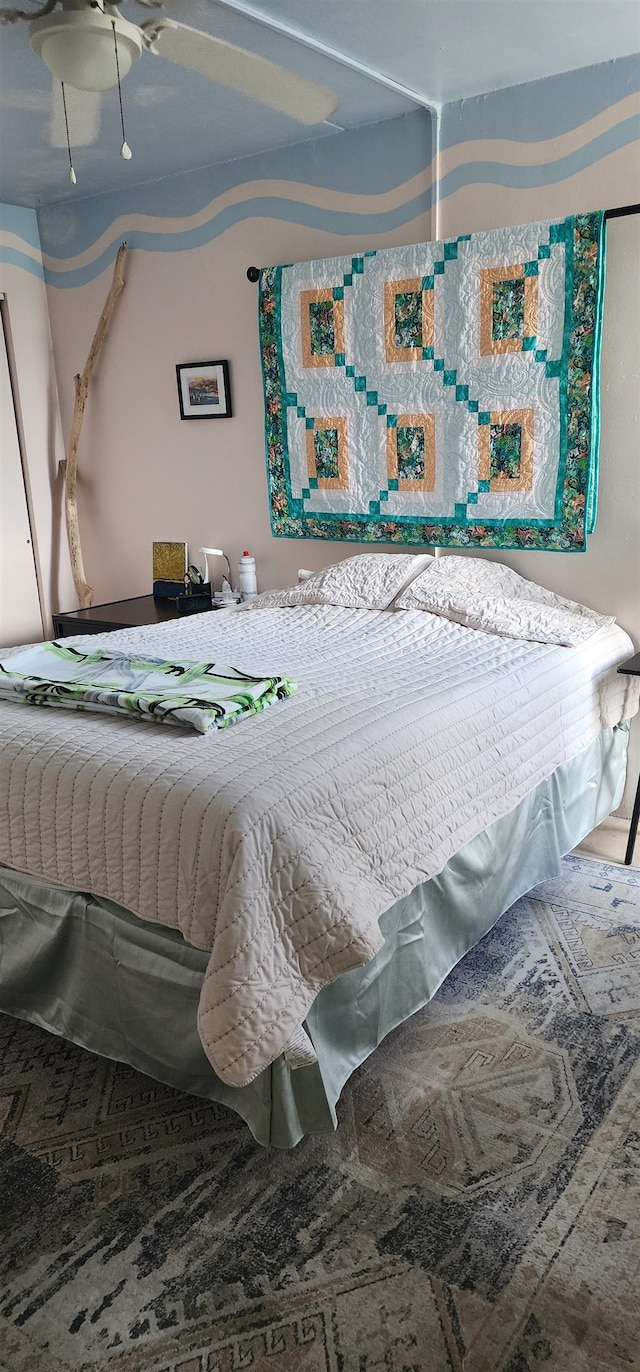 bedroom with ceiling fan