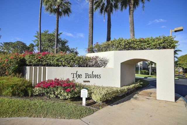 view of community / neighborhood sign