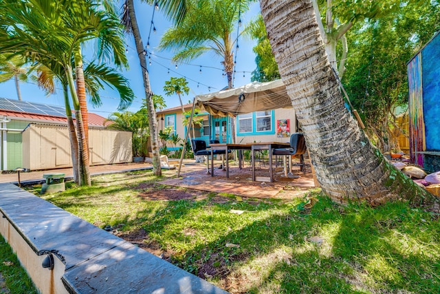 view of yard with a patio area