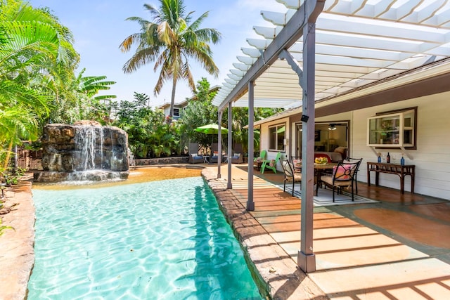 40 Hoola Lei Pl, Kihei, HI 96753 - view of pool featuring a pergola and outdoor dining area