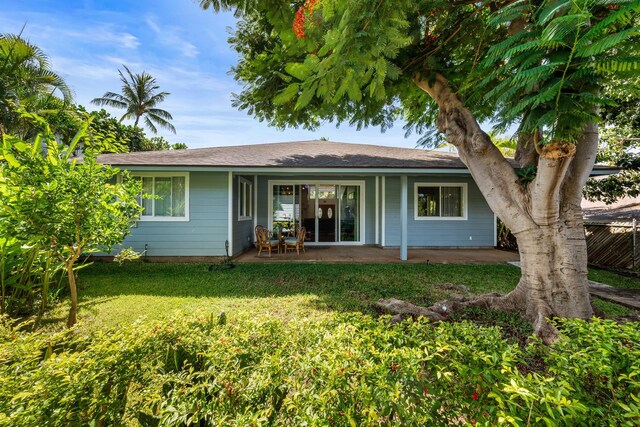 entrance to property featuring covered porch