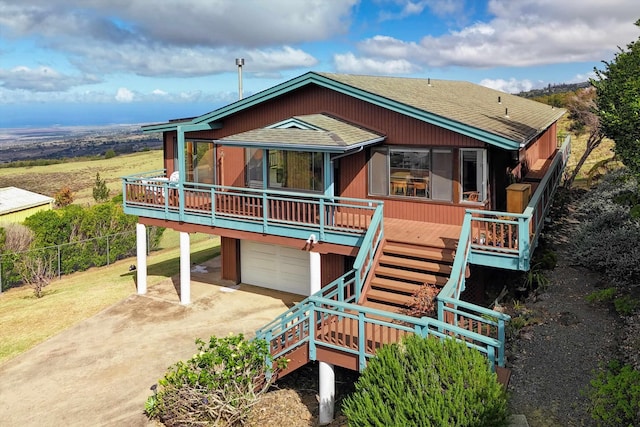 view of front of house featuring a garage