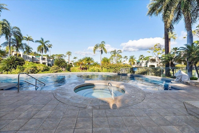 3150 Wailea Alanui Dr Unit 3007, Kihei, HI 96753 - swimming pool featuring an in-ground hot tub