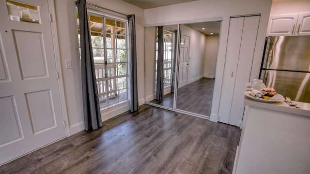 140 Uwapo Rd Unit 2-202, Kihei, HI 96753 - entrance foyer with dark wood-type flooring and recessed lighting