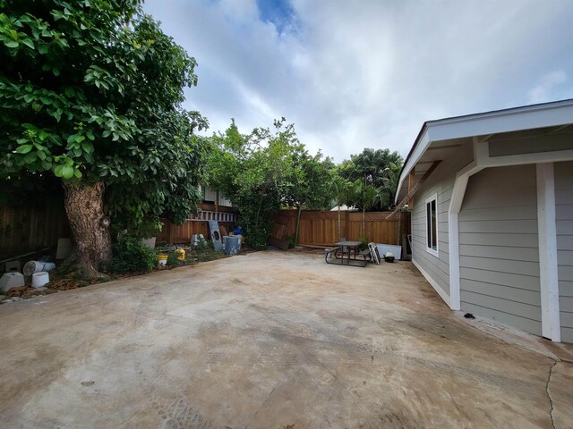 2170 Kahookele St, Wailuku, HI 96793 - view of patio featuring fence