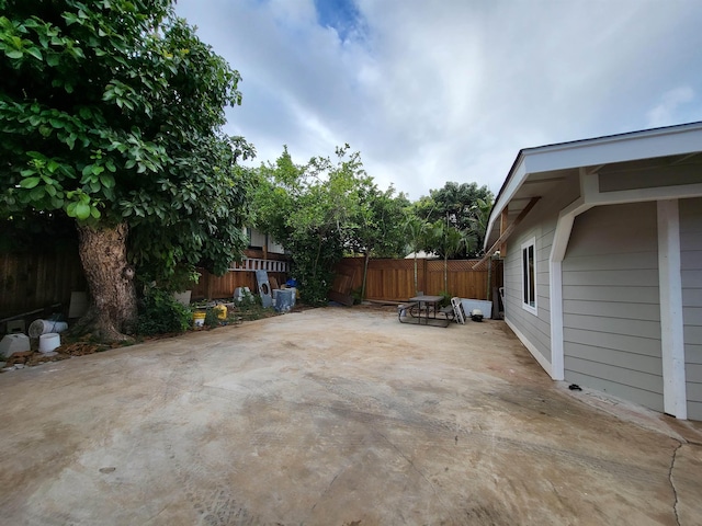 2170 Kahookele St, Wailuku, HI 96793 - view of patio / terrace with fence
