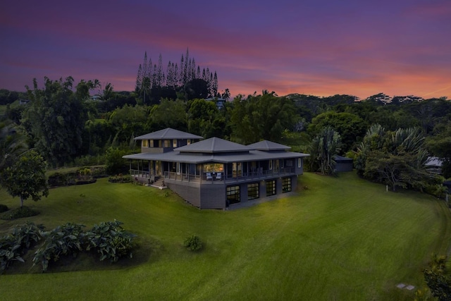 view of aerial view at dusk