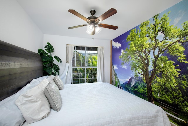 bedroom with ceiling fan