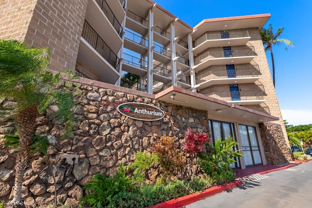 938 S Kihei Rd Unit 403, Kihei, HI 96753 - view of apartment building / complex