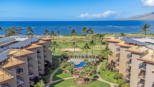 bird's eye view with a water view