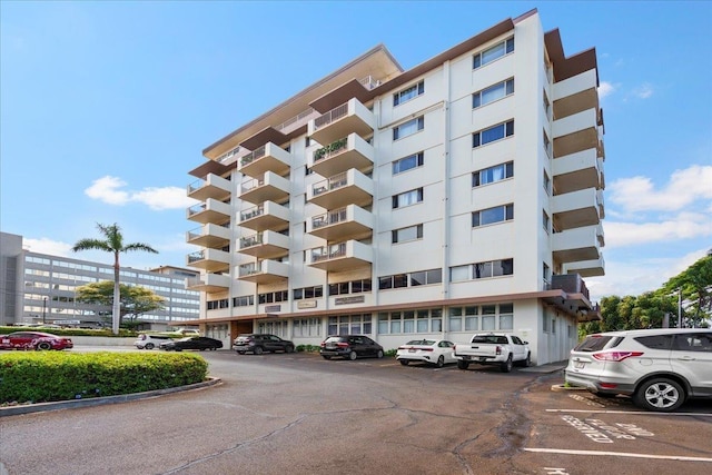 2158 Main St Unit 704, Wailuku, HI 96793 - view of apartment building / complex featuring uncovered parking