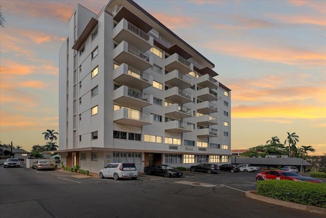 2158 Main St Unit 704, Wailuku, HI 96793 - property at dusk with uncovered parking