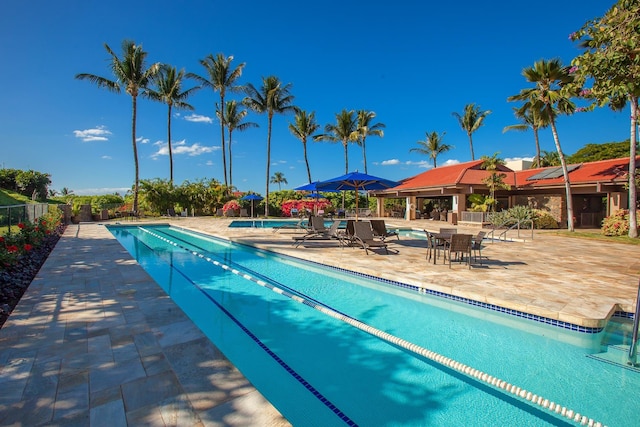 4000 Wailea Alanui Dr Unit 502, Kihei, HI 96753 - community pool with fence and a patio