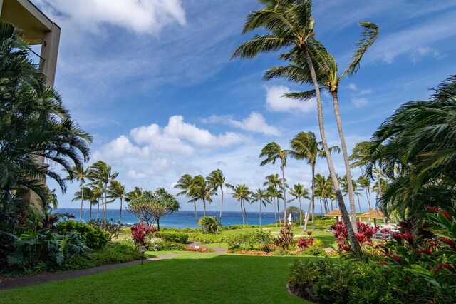 view of yard featuring a water view