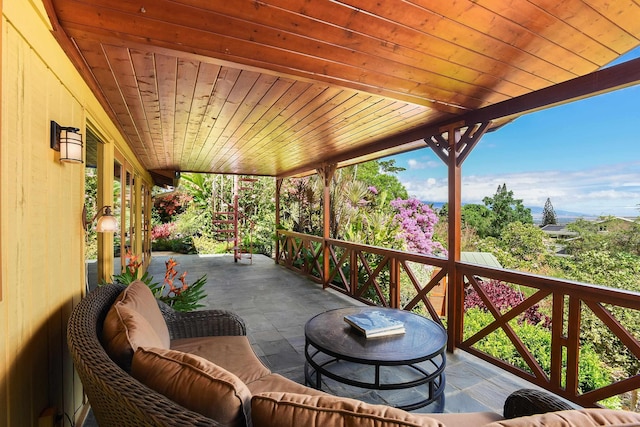 679 Kaapuni Pl, Kihei, HI 96753 - view of patio / terrace