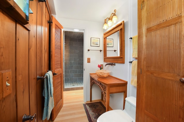 679 Kaapuni Pl, Kihei, HI 96753 - bathroom with wood finished floors and tiled shower