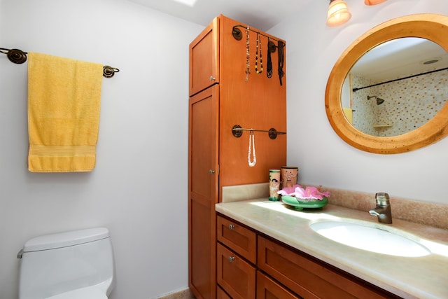 679 Kaapuni Pl, Kihei, HI 96753 - bathroom with vanity and a shower