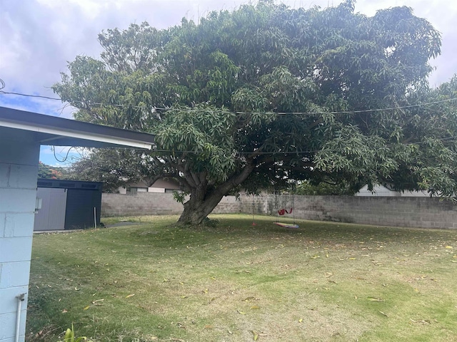 129 Niihau St, Kahului, HI 96732 - view of fenced backyard