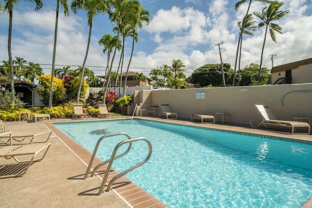 view of swimming pool