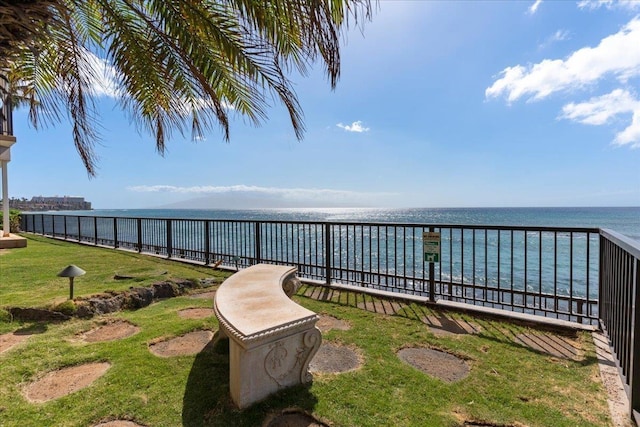 view of yard featuring a water view