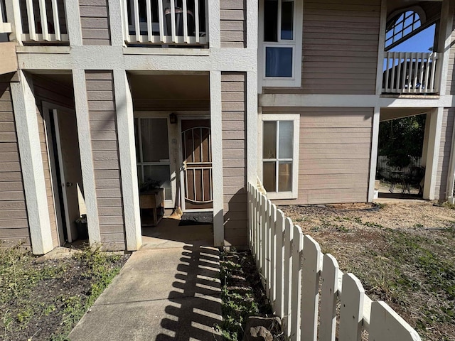 17 Kopi Ln Unit 6-102, Wailuku, HI 96793 - view of exterior entry with a balcony
