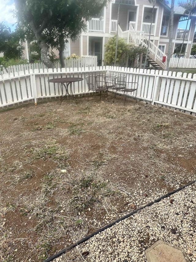 17 Kopi Ln Unit 6-102, Wailuku, HI 96793 - view of fenced yard