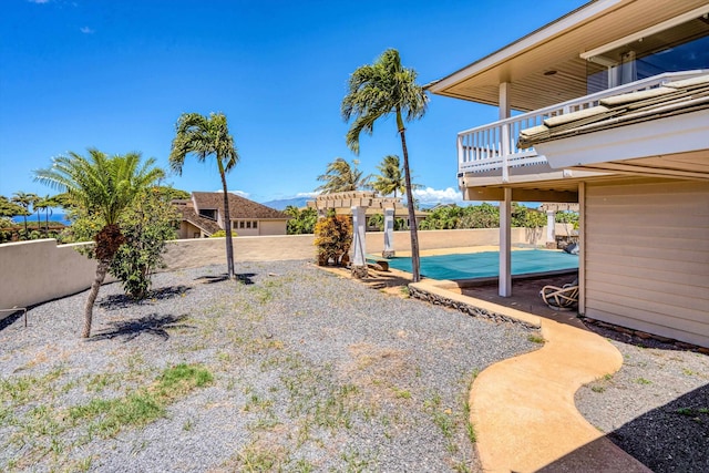 view of yard featuring a patio area